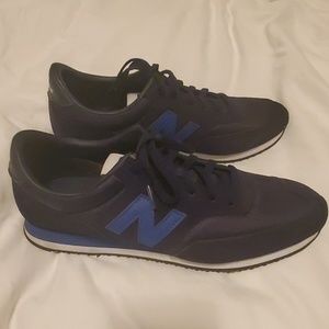 New Balance 220 Sneakers Size 11